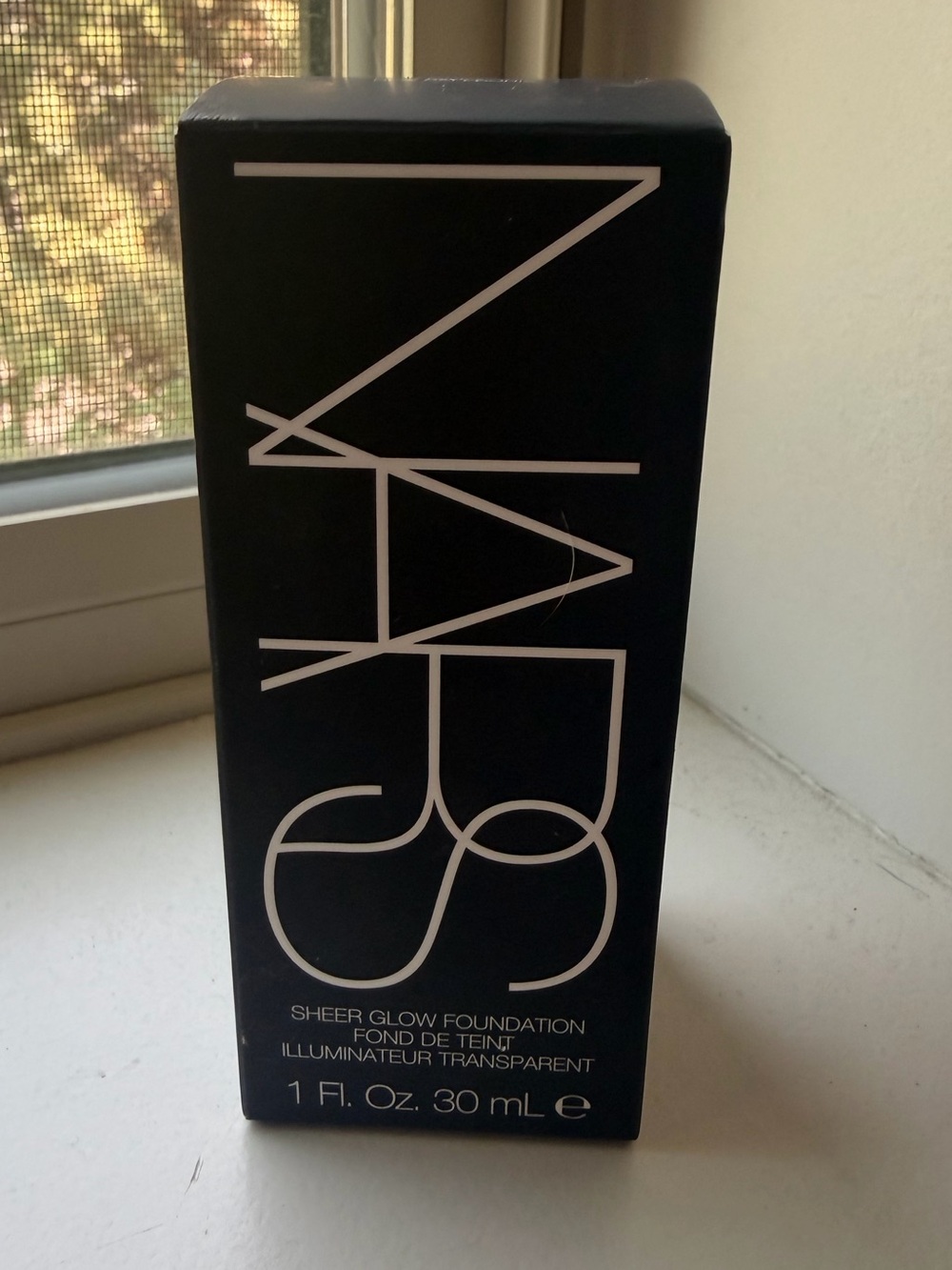 NARS Sheer Glow Foundation New Caledonia